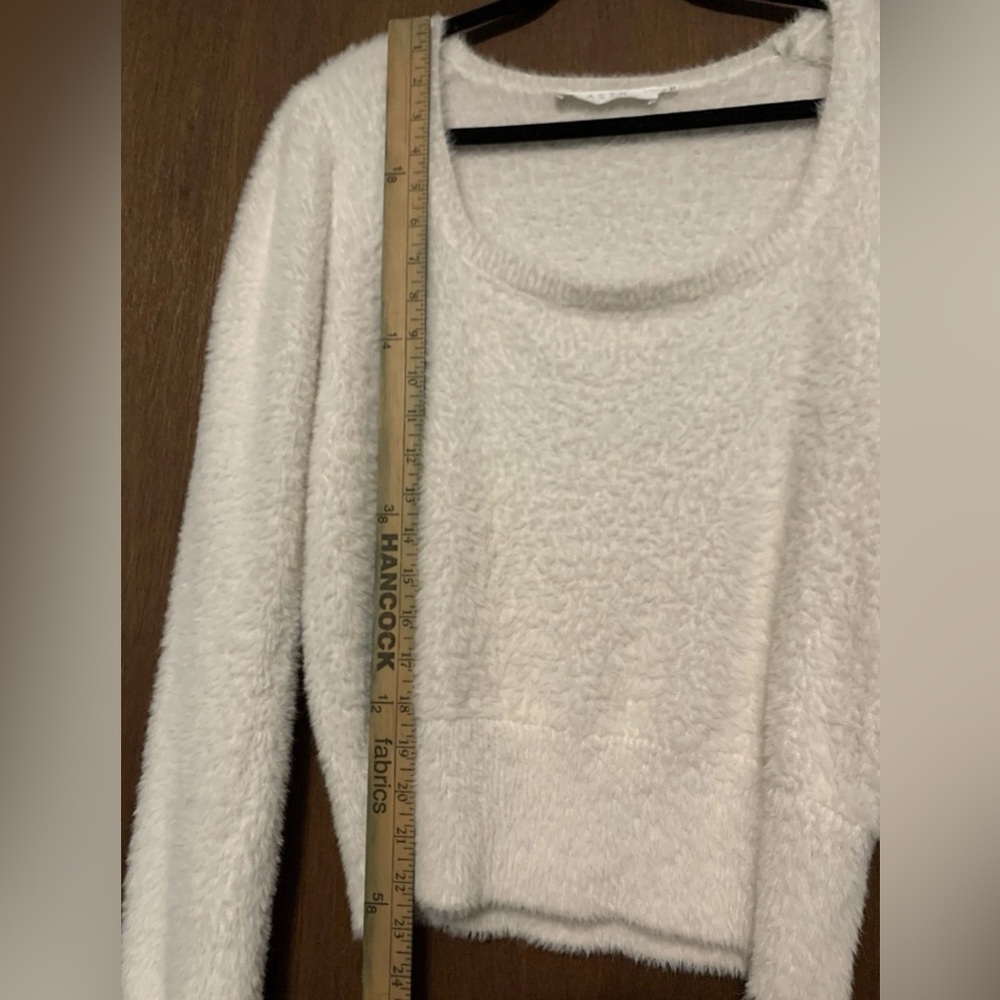Astr The Label Anthropology Fuzzy White Scoop Neck Sweater - Picture 2 of 10